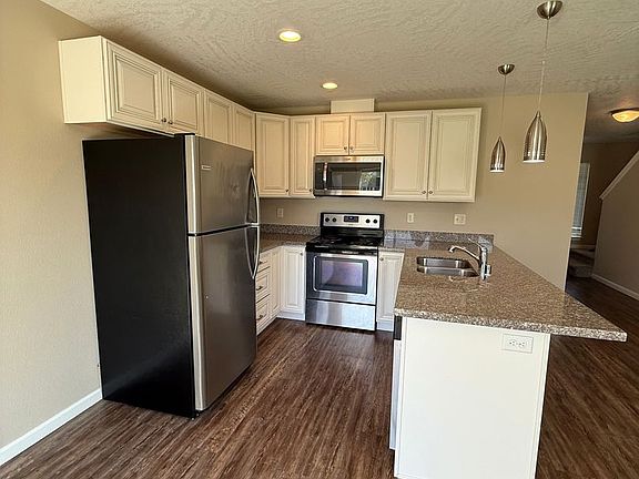 5th image of 10427-10429 E Maxwell Ln