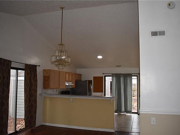 4th image of 1453 Bridle Creek Blvd