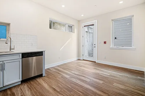 1836 Frankford Ave #4 Photo 1