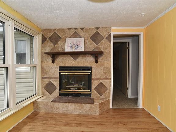 4th image of 104 S Cross St