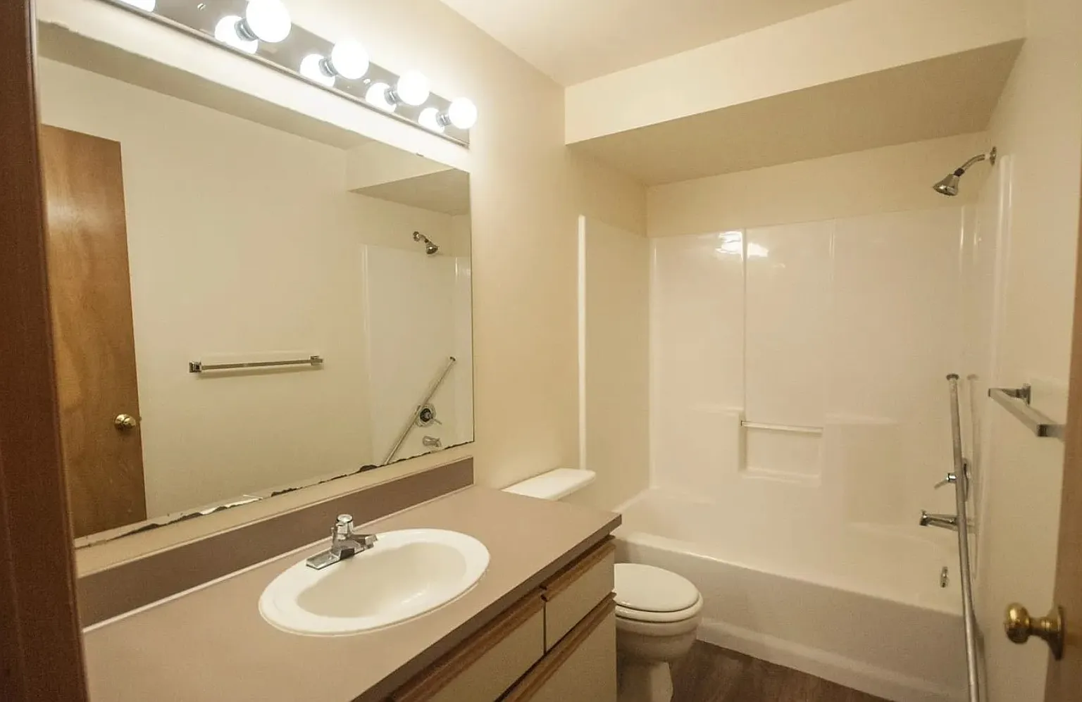4747 Sand Point Way NE — Photo 2