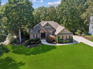 705 Roland Manor Dr, Dacula, GA 30019