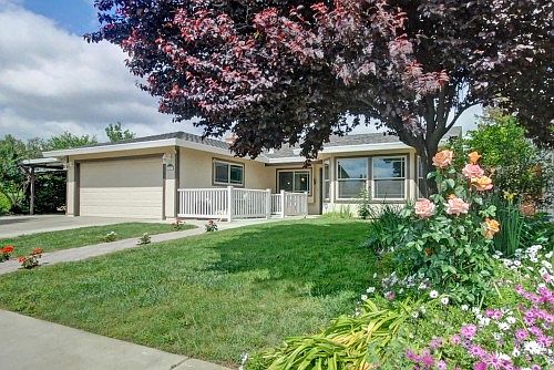2nd image of 842 Del Oro St