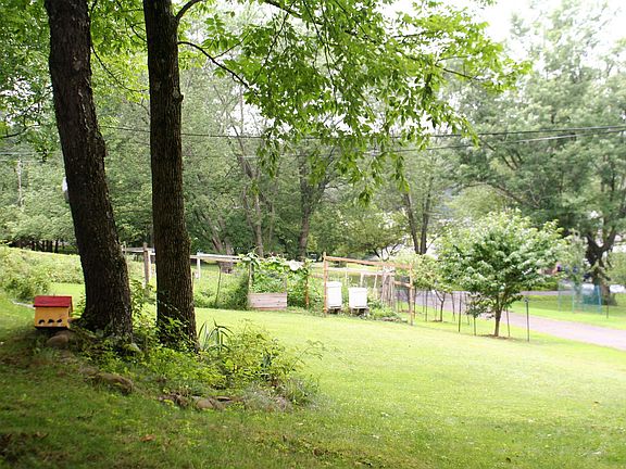 2nd image of 25 Beechwood Dr