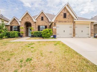 1021 Long Pointe Ave, Fort Worth, TX 76108