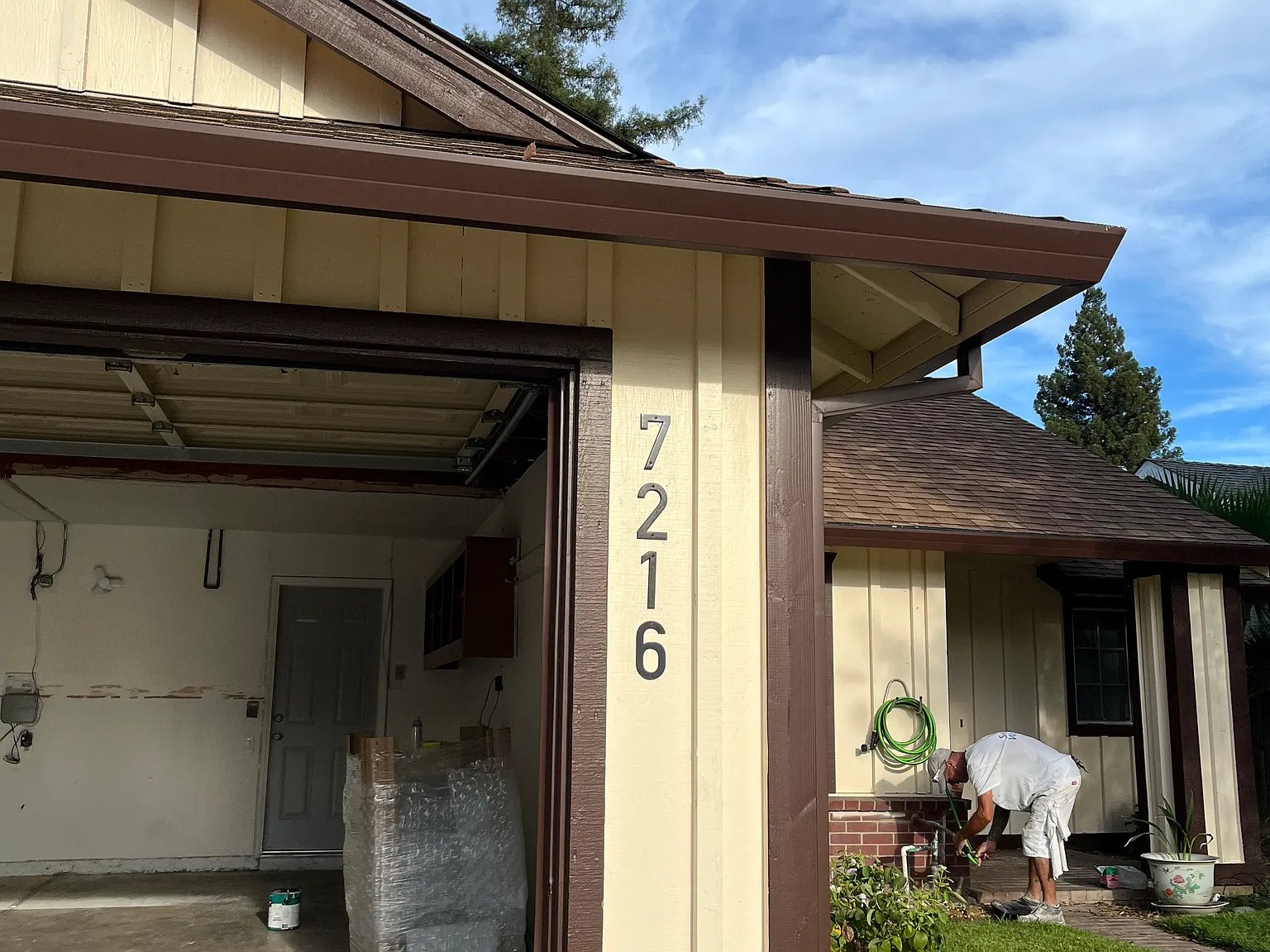 3 bed, 1081 sqft, $2,400 — Photo 2