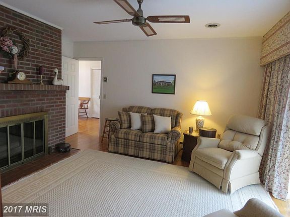 5th image of 11476 Fox Hill Ln