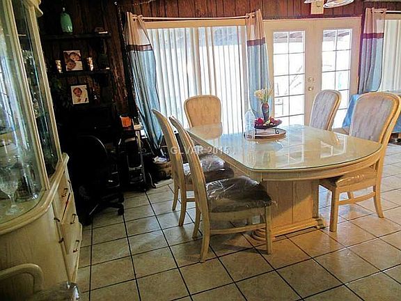 3rd image of 3954 Parkhaven Dr