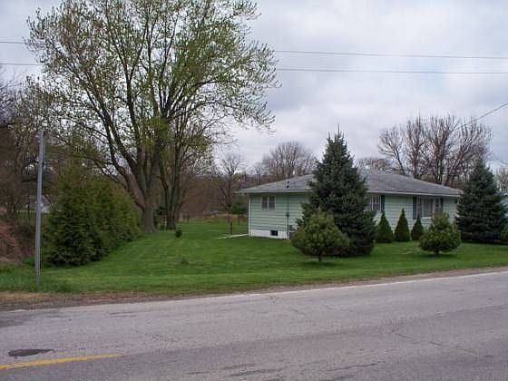 1st image of 395 Carman St