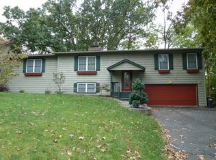 528 Oak Hill Dr, Lake Saint Louis, MO 63367