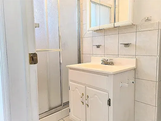 Rented by Virtual Real Estate | media 9