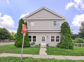 24 John St, Halton Hills, ON