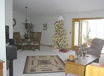 4th image of 2283 Meadowood Blvd