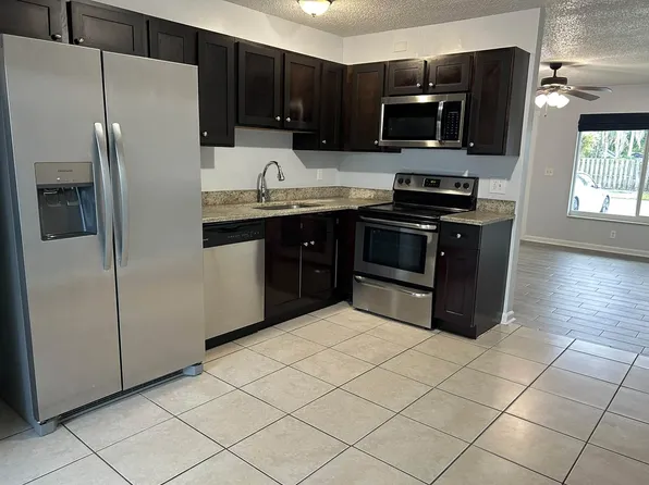 7669 SE James St, Hobe Sound, FL 33455