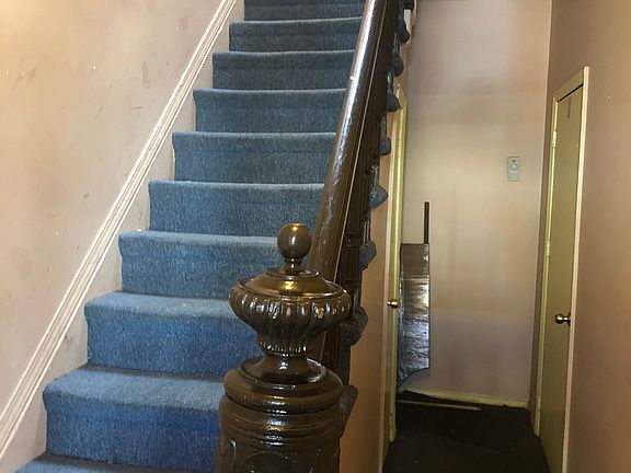 3rd image of 560 Van Nest Ave