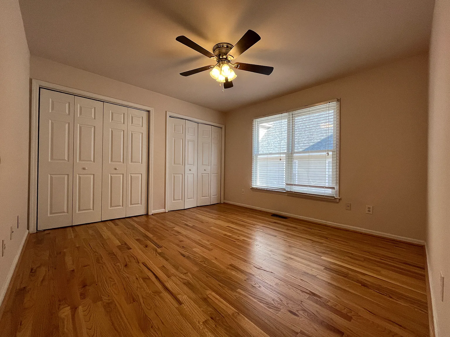 4 bed, 1875 sqft, $2,500 — Photo 4