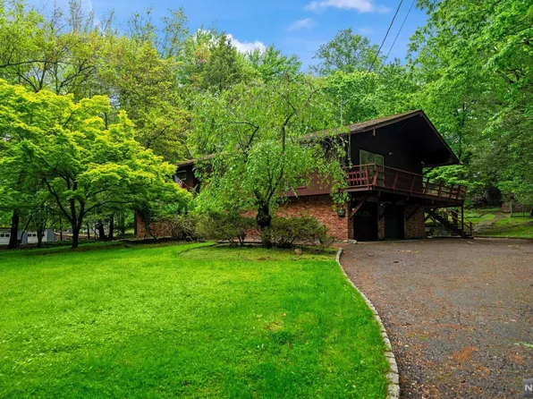 355 Valley Rd, Haworth, NJ 07641