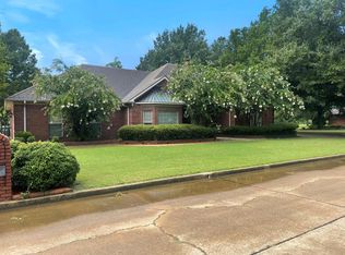 619 S Ridgeway Dr, Blytheville, AR 72315