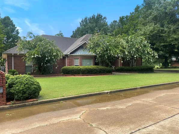 619 S Ridgeway Dr, Blytheville, AR 72315