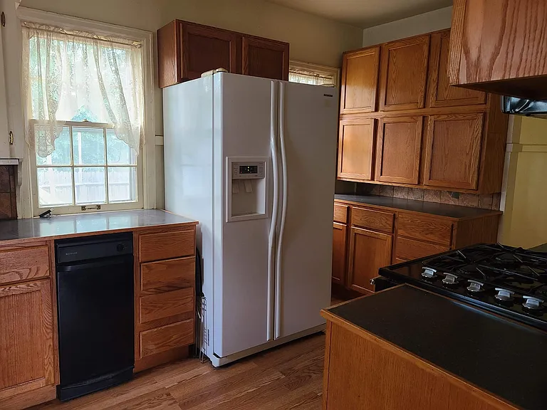 120 Lovejoy Ave — Photo 8