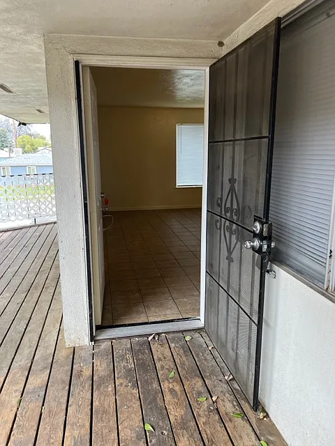 2 bed, 900 sqft, $1,350 — Photo 1
