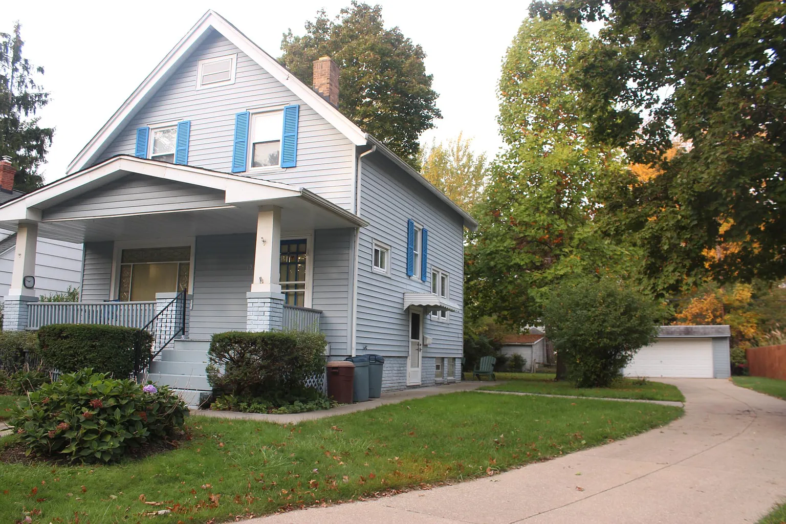 1584 Maple Rd photo 1