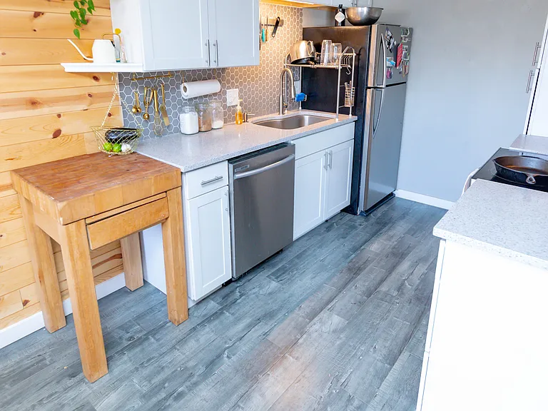 2260 S Valley Hwy — Photo 12