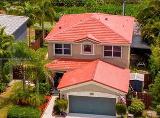 10634 SW 17th Pl, Davie, FL 33324