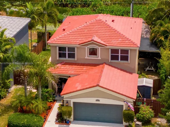 10634 SW 17th Pl, Davie, FL 33324