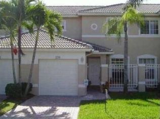 2208 NW 171st Ter, Pembroke Pines, FL 33028