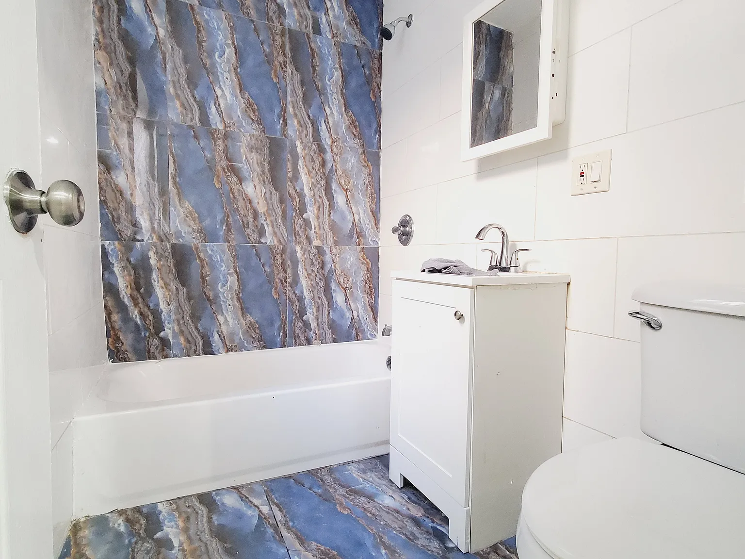 2 bed, 800 sqft, $1,950 — Photo 4