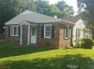 4550 Oak Ridge Dr, Winston Salem, NC 27105