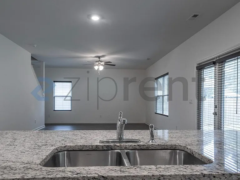 22693 Joselyn Green Dr — Photo 9