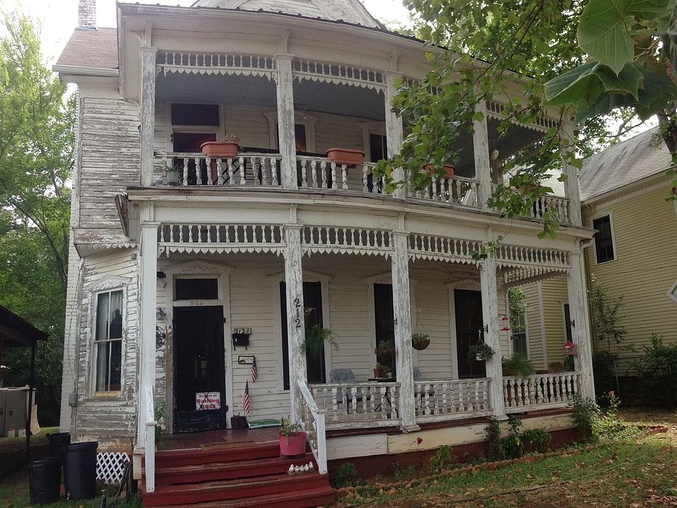 1st image of 212 S Magnolia St