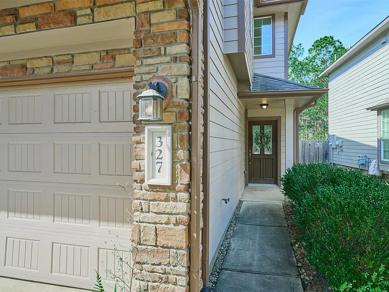 327 Bloomhill Pl — Photo 4