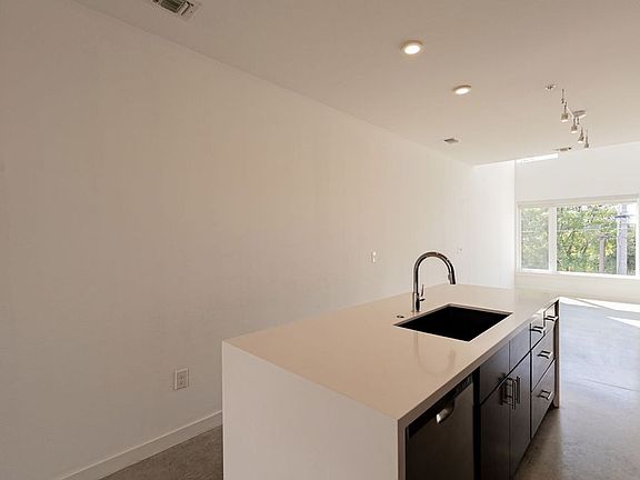 5th image of 2002 E 7th St APT 207