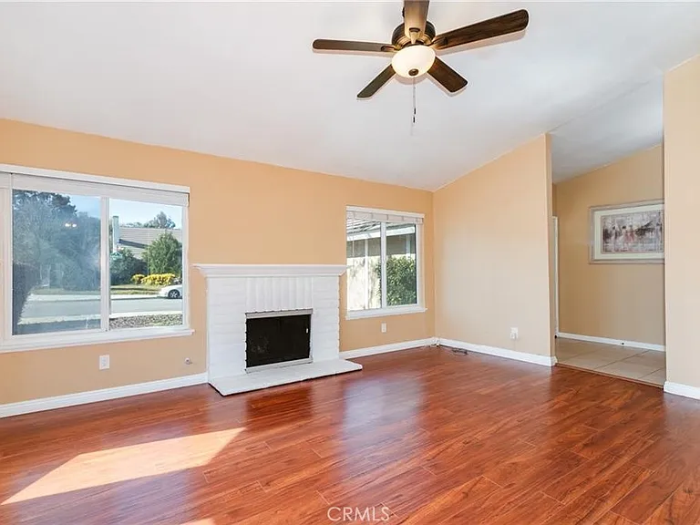 1044 Cogburn Ln — Photo 5