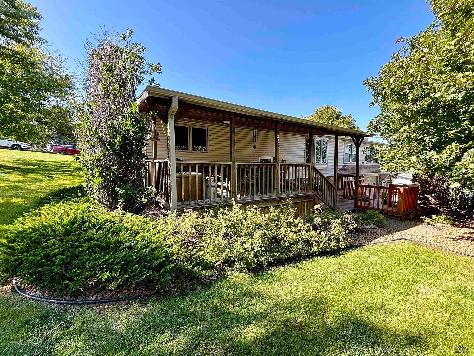 835, Winner, SD 57580 Zillow