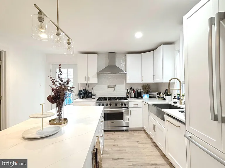717 Brook St — Photo 4