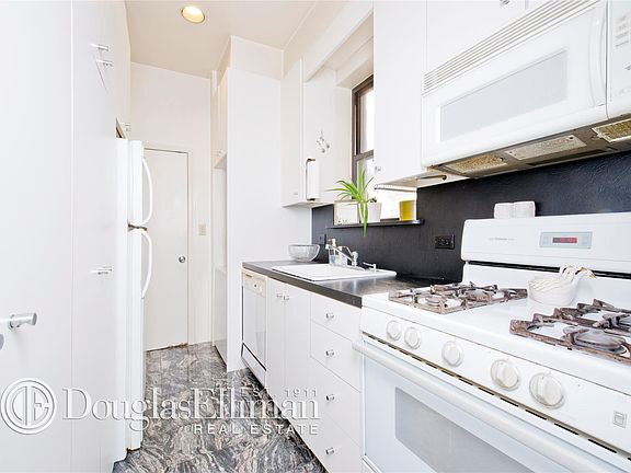 5th image of 313 E 56th St #4AB