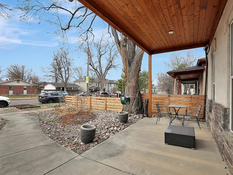 2520 N Lafayette St — Photo 24