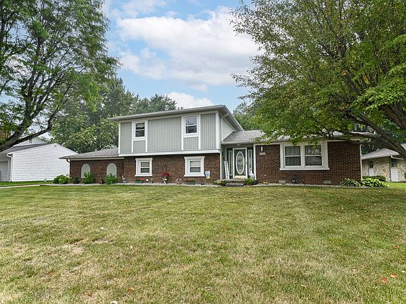 2nd image of 6554 Saint James Dr