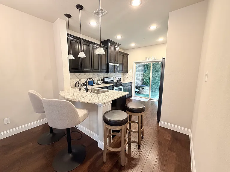 305 Tottenham Ct — Photo 14