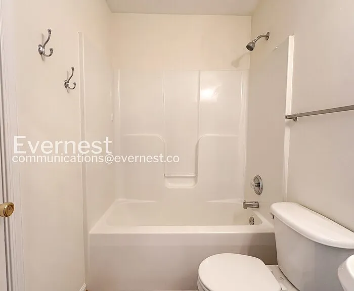1101 Highpointe Blvd — Photo 17