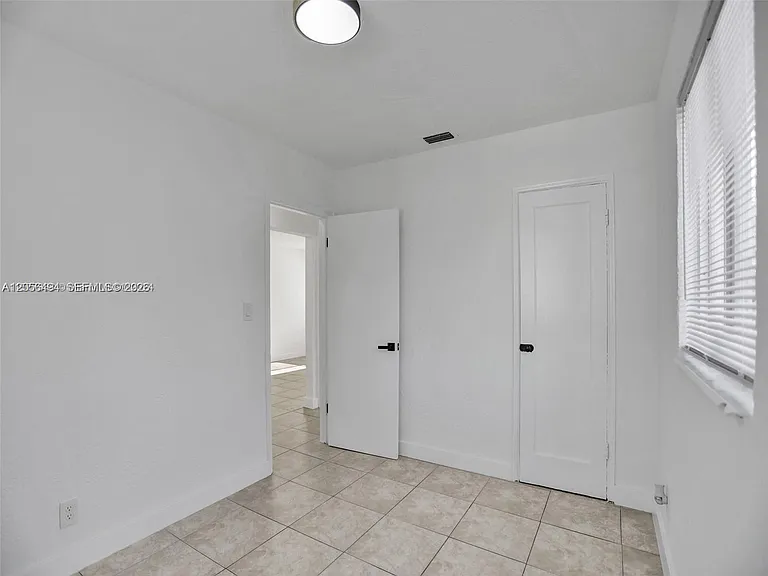 708 N 20th Ct #1-2 — Photo 25