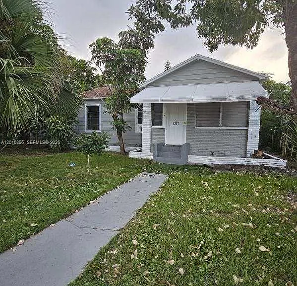 1217 N D St — Photo 1