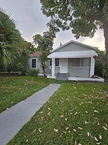 1217 N D St Photo 1