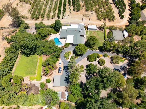 1566 Heather Ln, Riverside, CA 92504