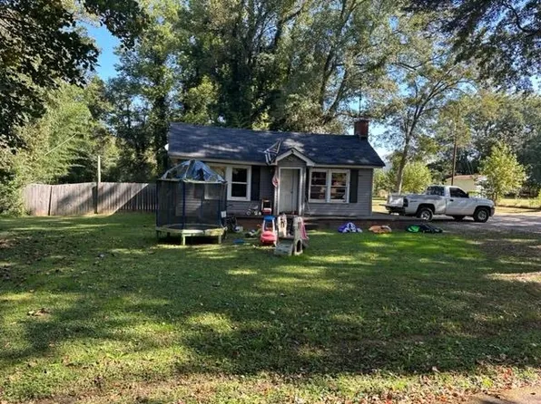 150 Parker Ln, Wellford, SC 29385