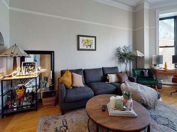 3rd image of 1801 N Lincoln Park W #2F